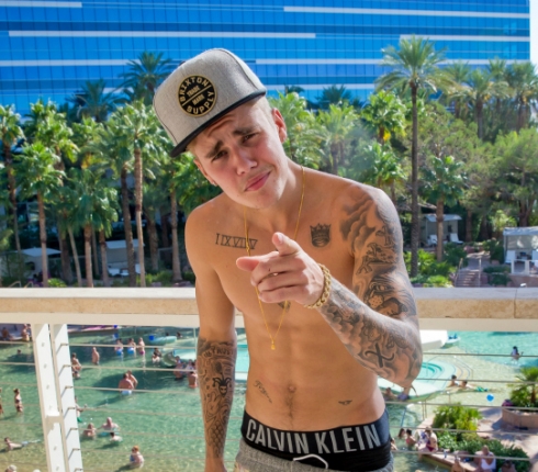 O Justin Bieber στη Σαντορίνη! (Photos) - Κεντρική Εικόνα