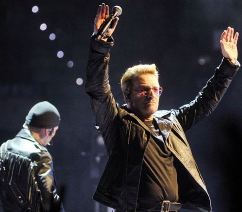 Bono : Αφιέρωσε το In The Name Of Love στον Aylan Kurdi