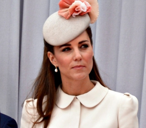 To παλάτι επιβεβαίωσε την εγκυμοσύνη της Kate Middleton