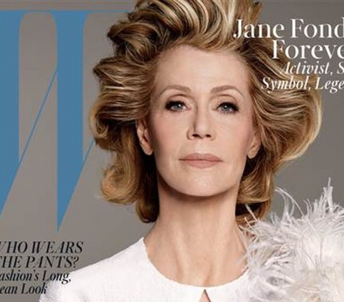 Jane Fonda: Λαμπερή στα 77 της στο πρωτοσέλιδο του W