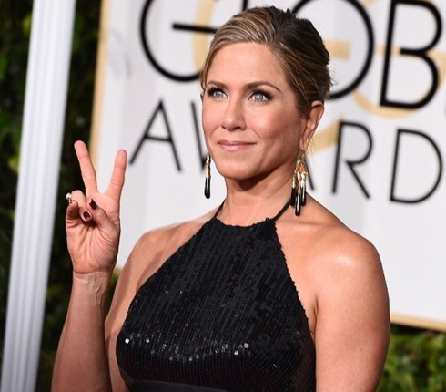 Ούτε η Jennifer Aniston αντιστάθηκε στα οπίσθια της Kate Hudson!