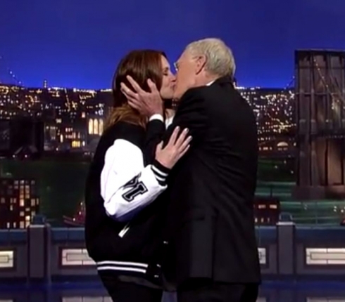 Τα έφτιαξαν; Γιατί η Julia Roberts φιλιέται με τον David Letterman; 