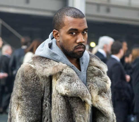 Mαύρος James Bond; Ο Kanye West στηρίζει την προσπάθεια