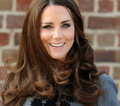 Δες για πρώτη φορά τον sexy αδερφό της Kate Middleton!