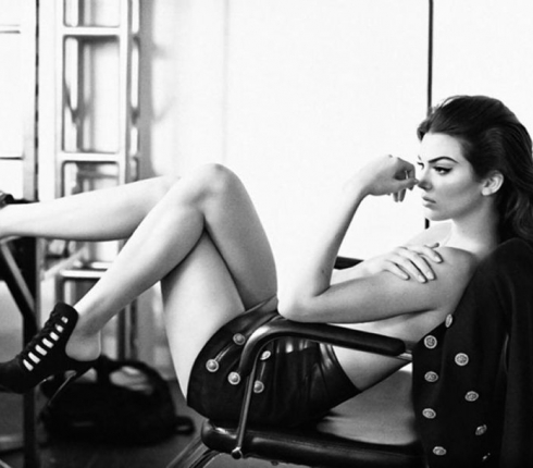 H ρετρό και sexy φωτογράφιση της Kendall Jenner