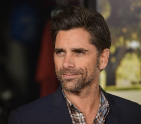 John Stamos : Reunite με τους Beach Boys!