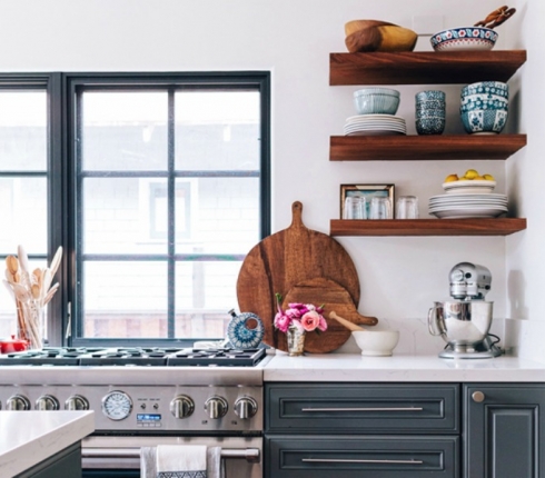 Χρειάζεσαι αποθηκευτικό χώρο στην κουζίνα σου; 8 τρόποι που θα σε σώσουν!