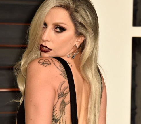 Lady Gaga : Οι καυτές σκηνές sex στο American Horror Story