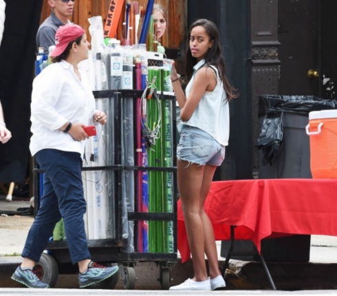 Malia Obama: Μπαμπά, η Lena Dunham μου κάνει κουμάντο τώρα!