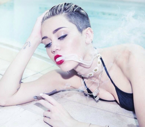 Miley Cyrus: Η νέα της φωτογράφιση που θα σπάσει το internet