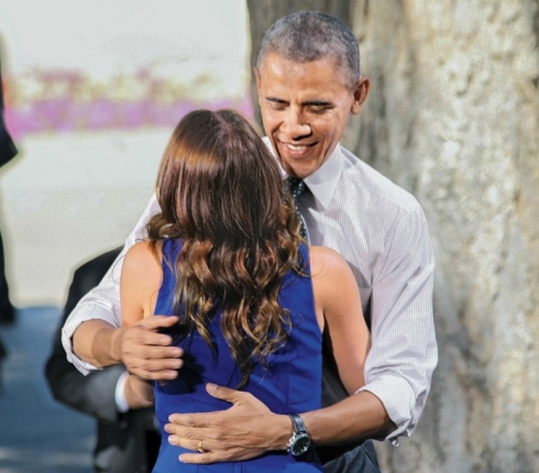 Απίστευτο περιστατικό: Ψηφοφόρος μάλωσε τον Obama επειδή άγγιξε το κορίτσι του