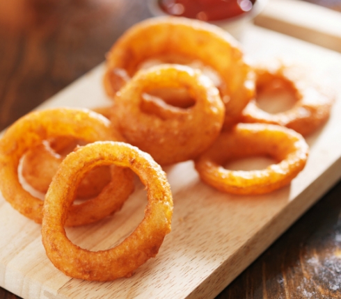 Σπιτικά onion rings: Το τέλειο σνακ (συνταγή)!