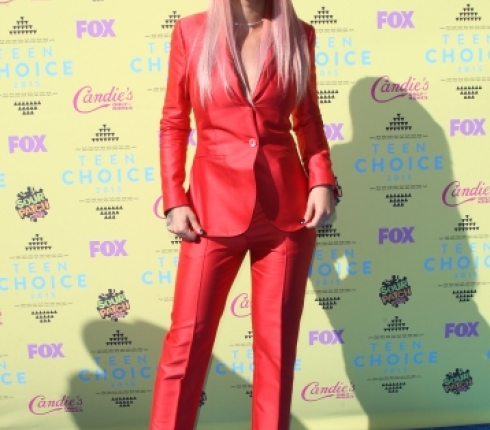 Teen Choice Awards 2015 : Οι πιο εντυπωσιακές εμφανίσεις στο κόκκινο χαλί