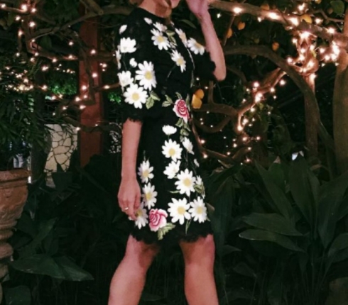 Street style : H Alexandra Pereira υποδέχεται το καλοκαίρι με floral φόρεμα 