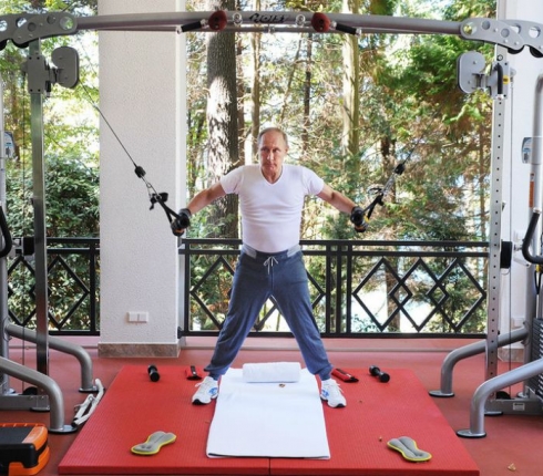 O Βλαντιμίρ Πούτιν γυμνάζεται με φόρμα αξίας 2.898 euro