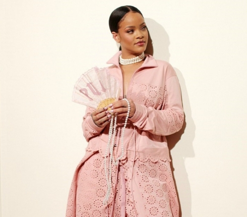 Rihanna: H στιγμή που περιμέναμε, η Rihanna στο PFW