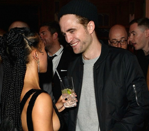 Robert Pattinson- FKA Τwigs: Χεράκι χεράκι σε κοινή έξοδο