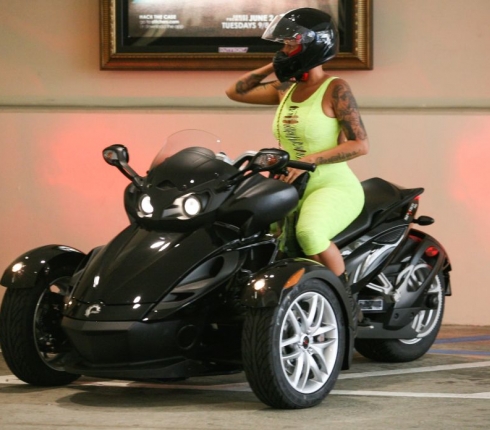 Amber Rose που πας έτσι;