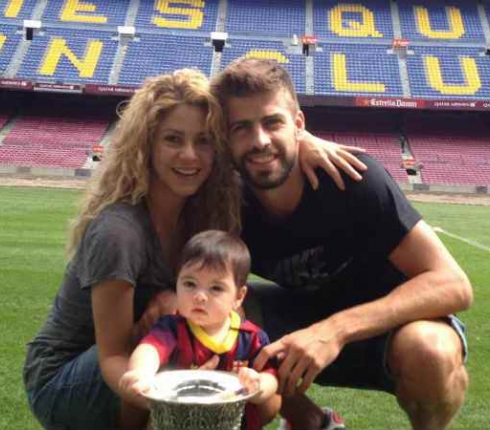 Ποιός χωρίζει; Shakira και Piqué σε τρυφερές στιγμές στη Βαρκελώνη 