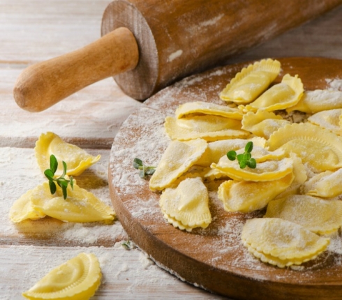 Η συνταγή του εργένη: Ραβιόλια με γέμιση μανιταριών