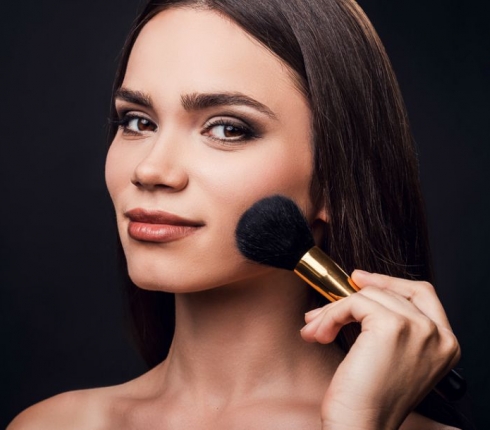 Η αλήθεια μιας beauty vlogger: Μην πιστεύεις όσα βλέπεις