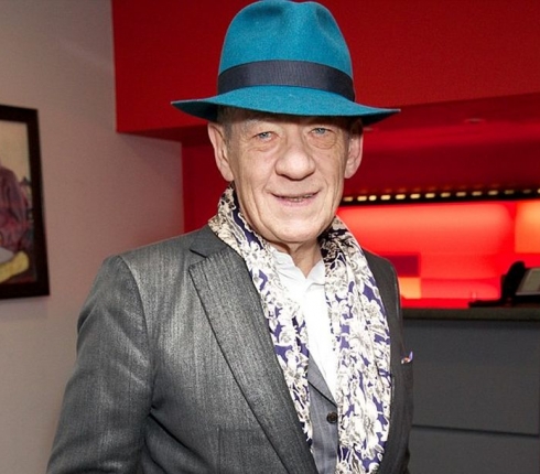 Ian McKellen: Μετανιώνω που δεν αποκάλυψα νωρίτερα πως είμαι gay