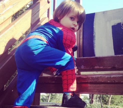 Μαμά - παιδί : Ο γιος μου θέλει να ντύνεται όλη μέρα spiderman (τι να κάνω;)