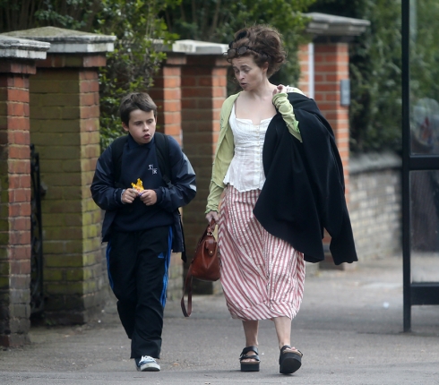 Helena Bonham Carter: Βόλτα με τον γιο της στο Λονδίνο