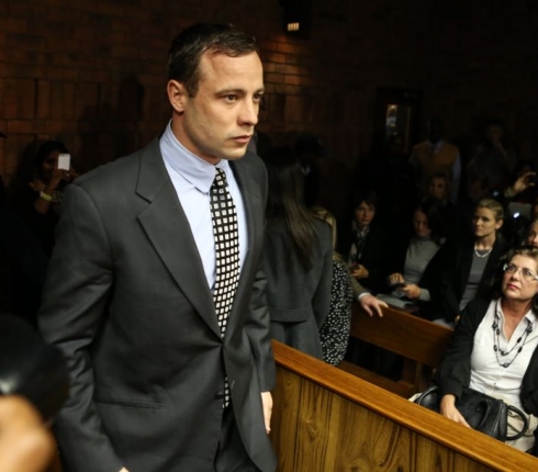 Νέες αποκαλύψεις: Ο Pistorius έστελνε μηνύματα στην Katie Price μέσα από το δικαστήριο!