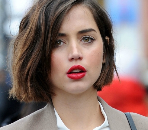 Το look της Ana de Armas που πρέπει να υιοθετήσεις