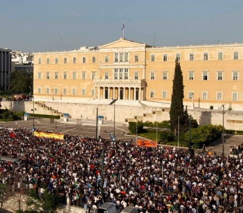 Συγκεντρώσεις συμπαράστασης σε χιλιάδες πλατείες της χώρας την ώρα του Eurogroup