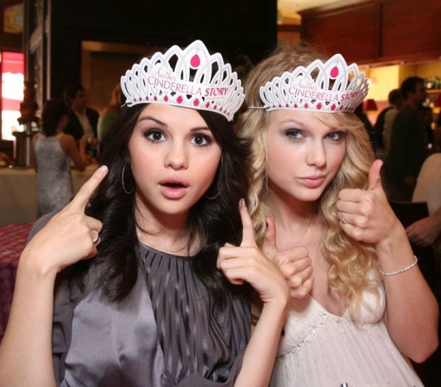 Πραγματικές φίλες Selena Gomez και Taylor Swift