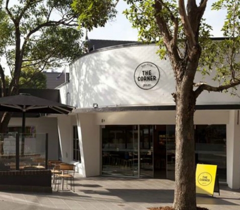Τα McDonald's άνοιξαν ένα hip café με gourmet και υγιεινές επιλογές