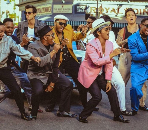 Uptown Funk: Τραγουδημένο από πρωταγωνιστές 280 ταινιών