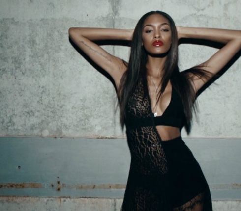 Αυτό το ήξερες; Γιατί η Jourdan Dunn γράφει ιστορία με το εξώφυλλο στην Vogue
