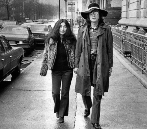Yoko Ono : O John Lennon ήταν bisexual!