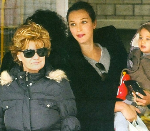 Από εδώ η μαμά μου! Έλληνες celebrities μας συστήνουν τη σημαντικότερη γυναίκα της ζωής τους