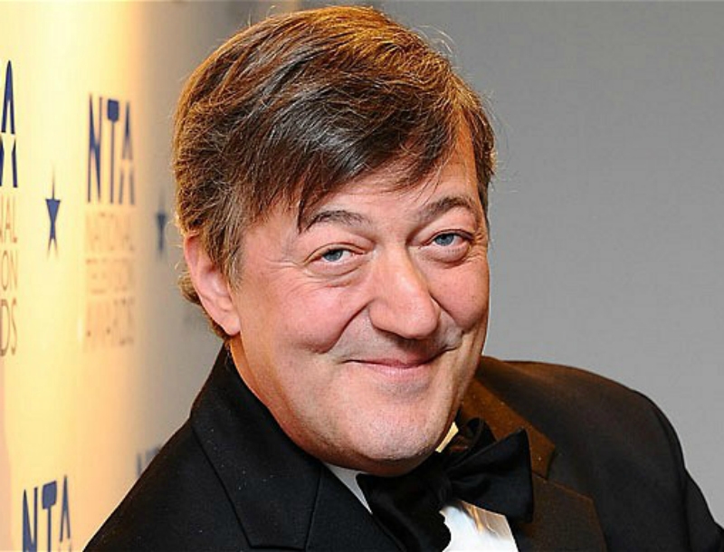 O διάσημος κωμικός Stephen Fry παντρεύτηκε τον 27χρονο σύντροφό του!