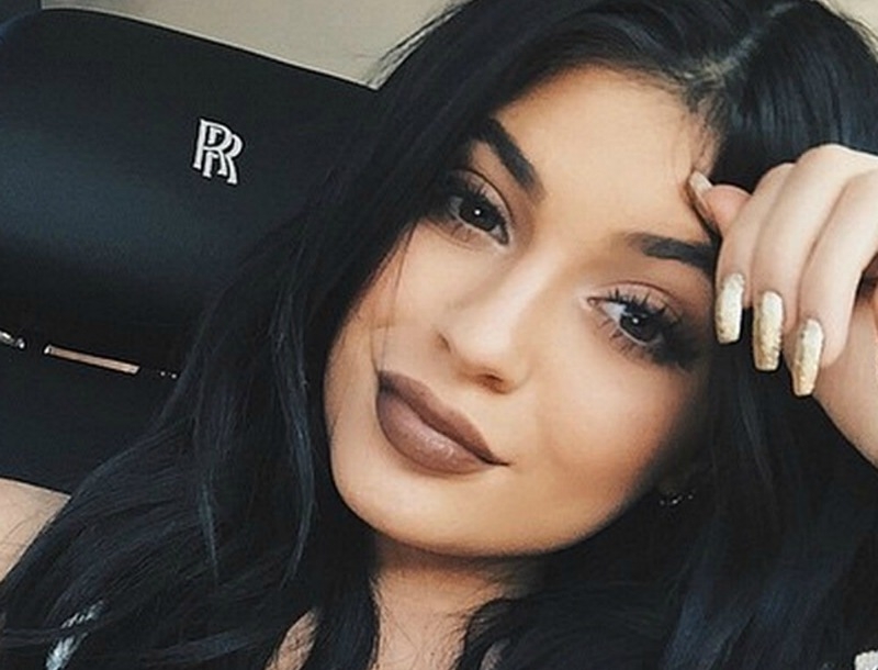 Coffin nails: Τα νύχια της Kylie Jenner είναι το απόλυτο trend