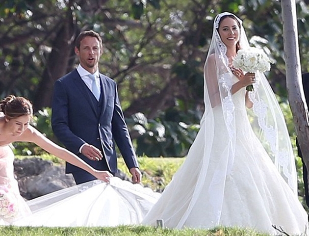 Jenson Button και Jessica Michibata παντρεύτηκαν στη Χαβάη