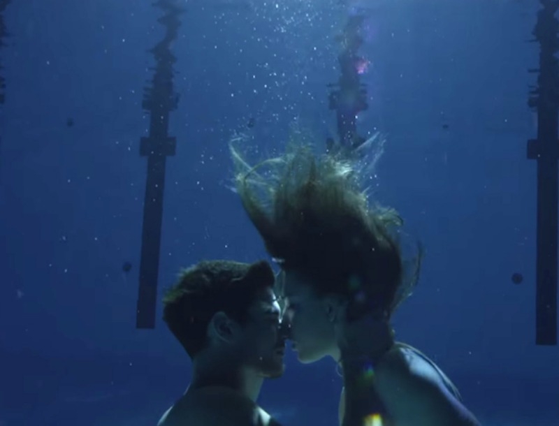 Η Adèle Exarchopoulos βάζει φωτιές! Η Adèle Exarchopoulos βάζει φωτιές!