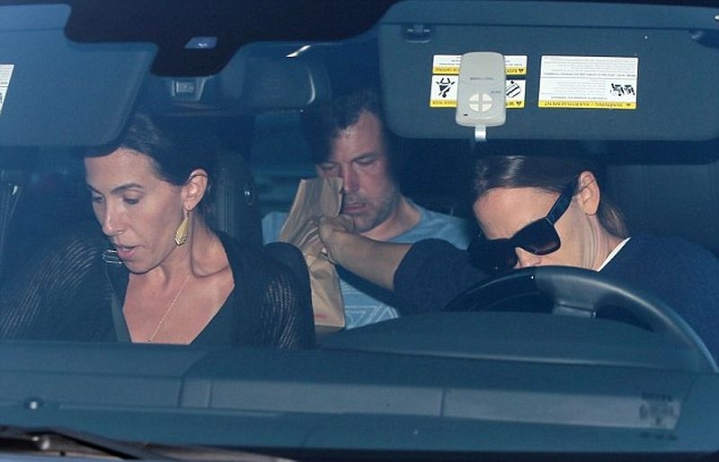 Ben Affleck: Ξανά σε κέντρο αποτοξίνωσης (photo) Ben Affleck: Ξανά σε κέντρο αποτοξίνωσης (photo)