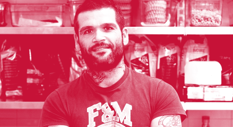 Μα τι ποιητής! Ο Διονύσης Αλέρτας παρομοίασε το πέος του με Ferrari Μα τι ποιητής! Ο Διονύσης Αλέρτας παρομοίασε το πέος του με Ferrari