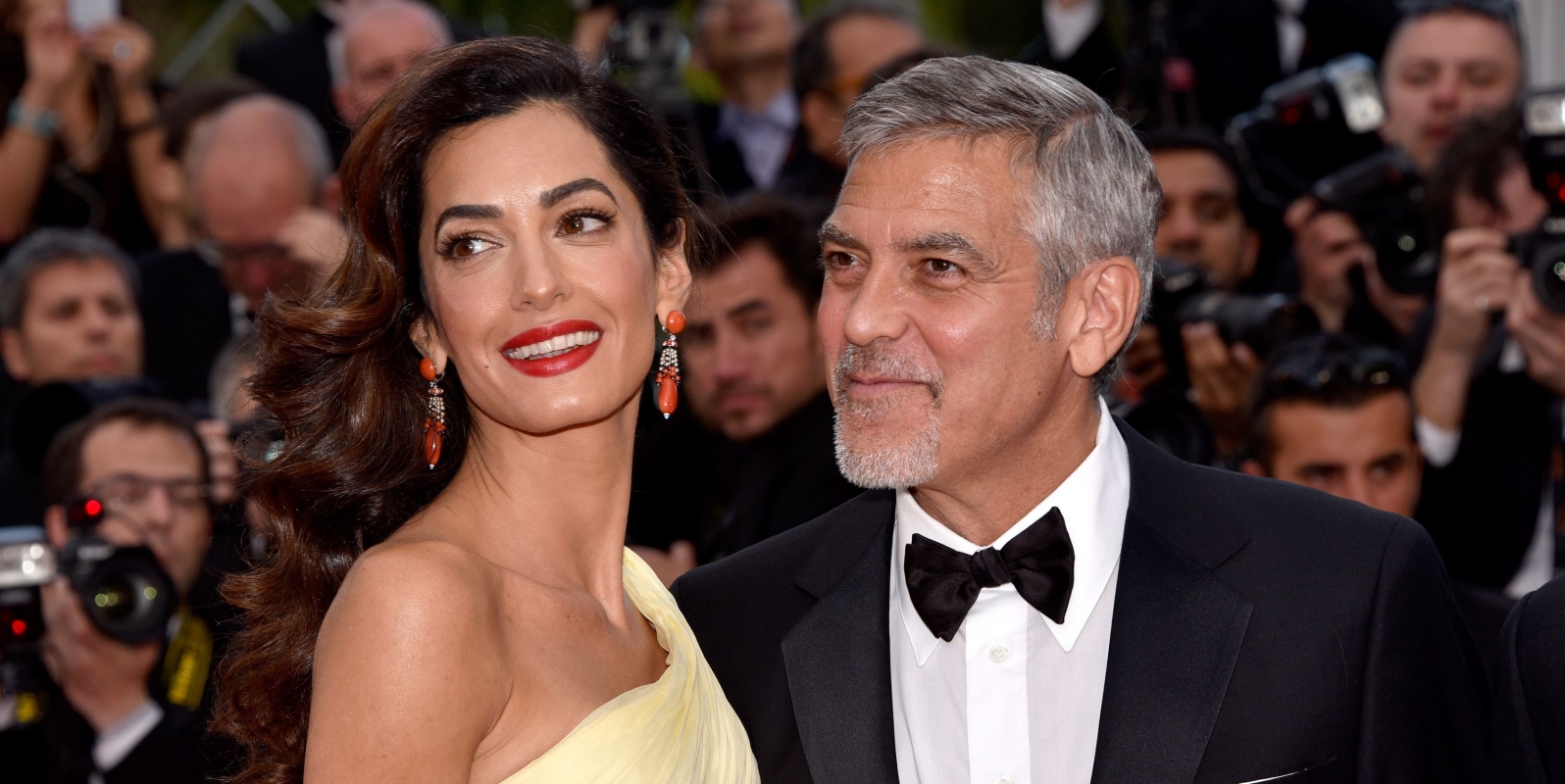 O George και η Amal Clooney θα βαφτίσουν το παιδί της Meghan και του Harry! O George και η Amal Clooney θα βαφτίσουν το παιδί της Meghan και του Harry!