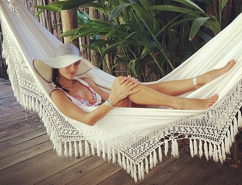 Alessandra Ambrosio: Non Stop… διακοπές από το sexy super model!
