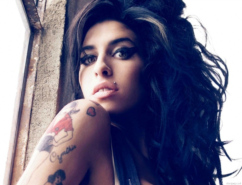 Amy Winehouse: Αυτό είναι το πρώτο trailer του ντοκιμαντέρ για τη ζωή της