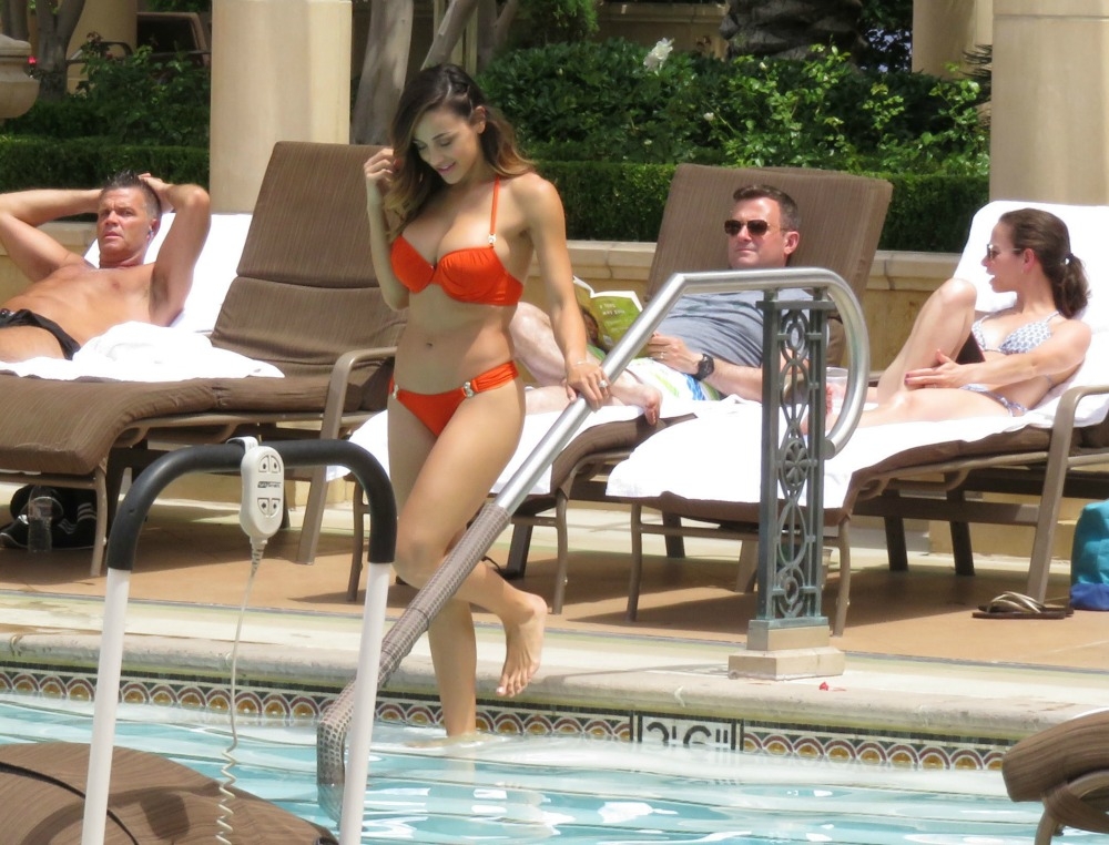 Ana Cheri πώς το κάνεις; Όλα τα αντρικά βλέμματα πάνω στην playmate Ana Cheri πώς το κάνεις; Όλα τα αντρικά βλέμματα πάνω στην playmate