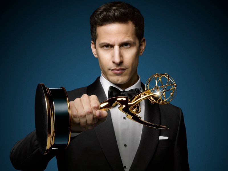 Andy Samberg: Ποιος είναι ο παρουσιαστής των Emmy Awards 2015;