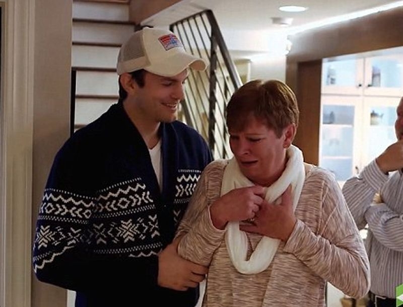 Ashton Kutcher: Έφτιαξε από την αρχή το σπίτι της μητέρας του για δώρο!