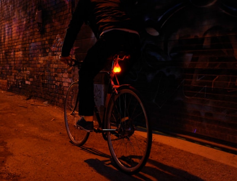 Bike balls: Το πιο τρελό gadget για όσους έχουν ποδήλατο και χιούμορ Bike balls: Το πιο τρελό gadget για όσους έχουν ποδήλατο και χιούμορ